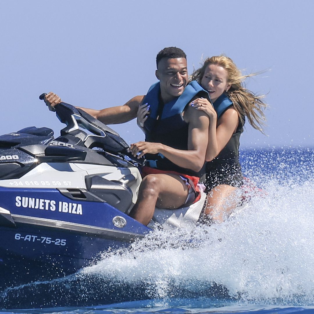 Ester Expósito y Kylian Mbappé: las fotos de su romántico viaje de despedida en Ibiza antes del Mundial 2026