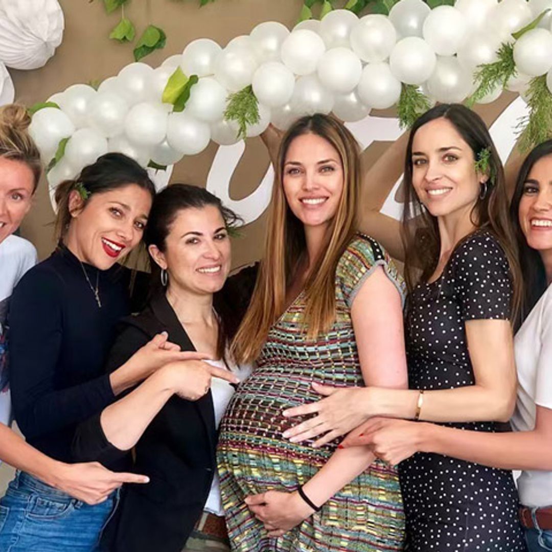 Helen Lindes celebra con una 'baby shower' sorpresa la inminente llegada de su bebé