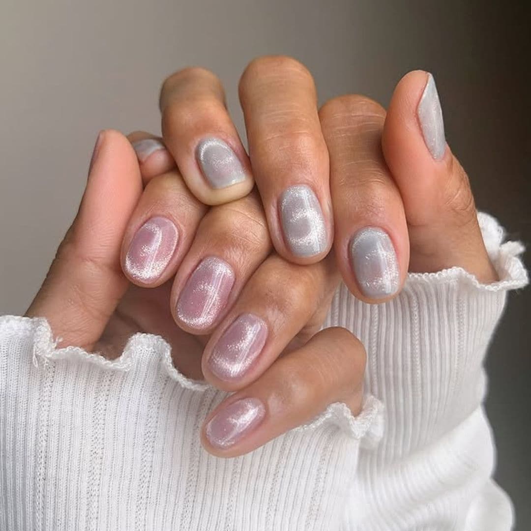 Manicura swirly nails