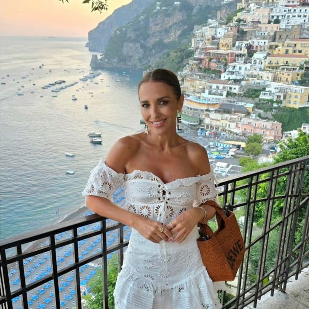 Todos los looks de Paula Echevarría en su romántica escapada a las costas italianas