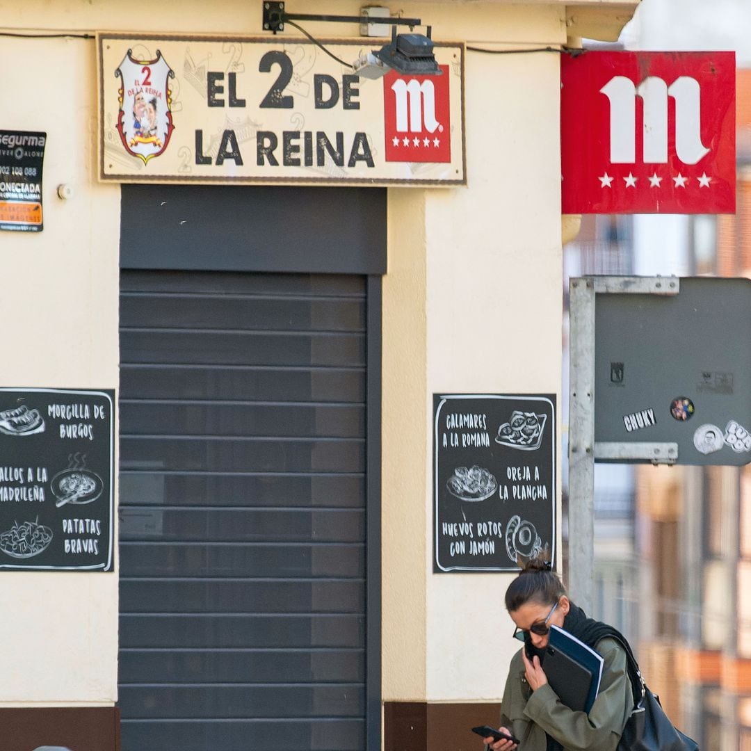 EXCLUSIVA: El detalle de la reina Letizia que pasó desapercibido a su paso por el barrio de Tetuán