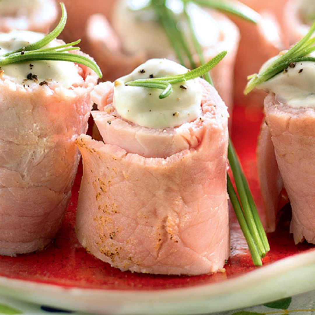 Rollitos de jamón y queso al romero