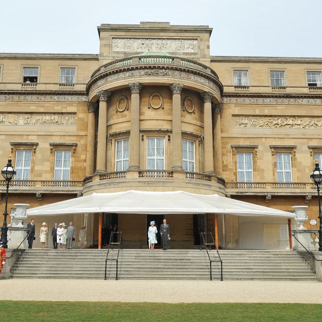 Isabel II lanza su propia 'ginebra real' elaborada en el Palacio de Buckingham