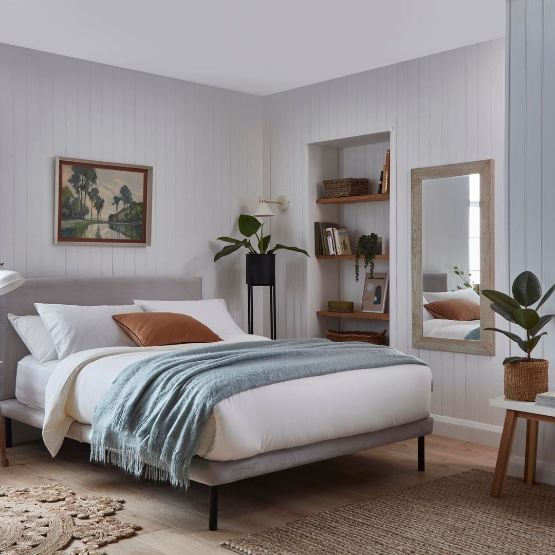 5 plantas muy recomendadas en dormitorios porque ayudan a dormir bien (y otra que deberías evitar)