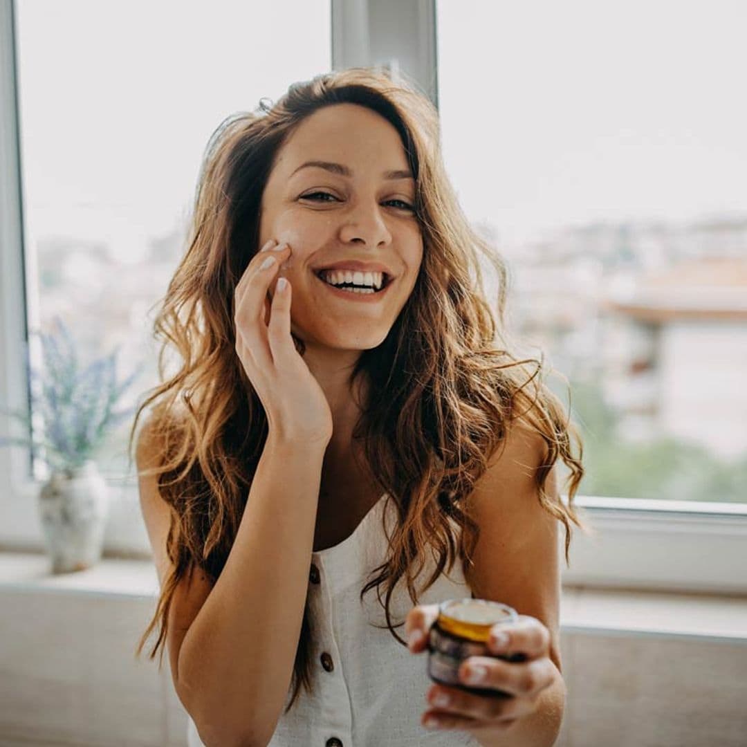 6 claves para cuidar la salud de tu piel si usas productos que irritan