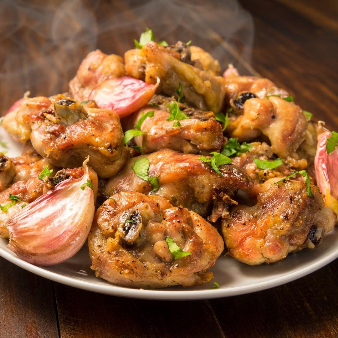 Cómo hacer pollo al ajillo para que quede tierno y jugoso: receta fácil y tradicional