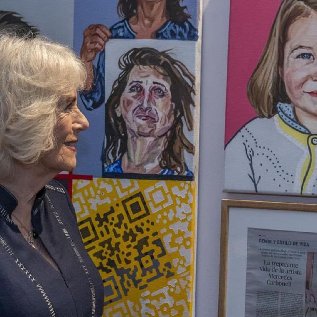 Mercedes, hermana de Pablo Carbonell, autora del retrato de Charlotte que ha encantado a la reina Camilla