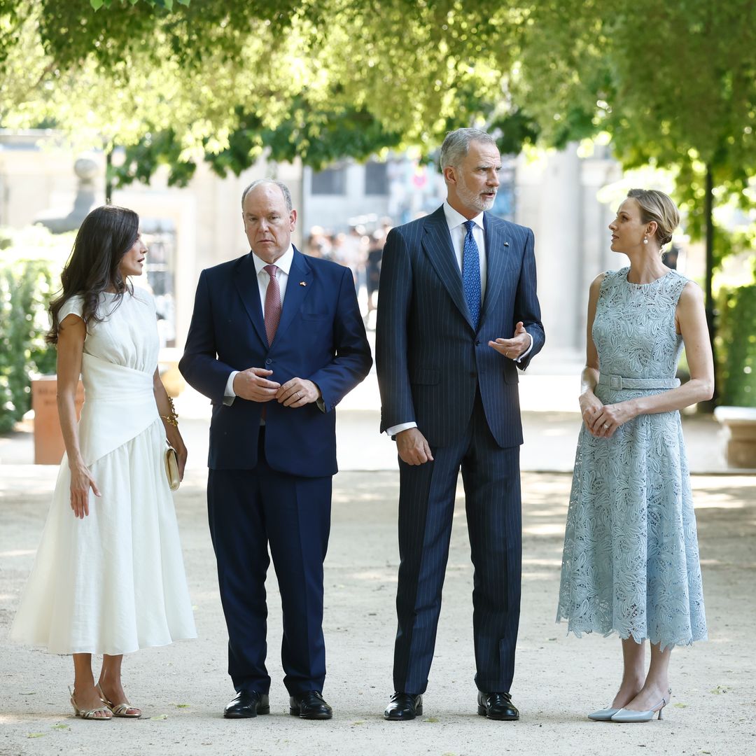 La reina Letizia y Charlene se citan con Felipe VI y Alberto de Mónaco en el Jardín Botánico: las imágenes y todos los detalles del histórico encuentro