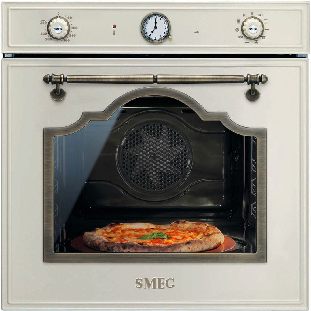 Horno termoventilado, 
de Smeg (1.615 €).