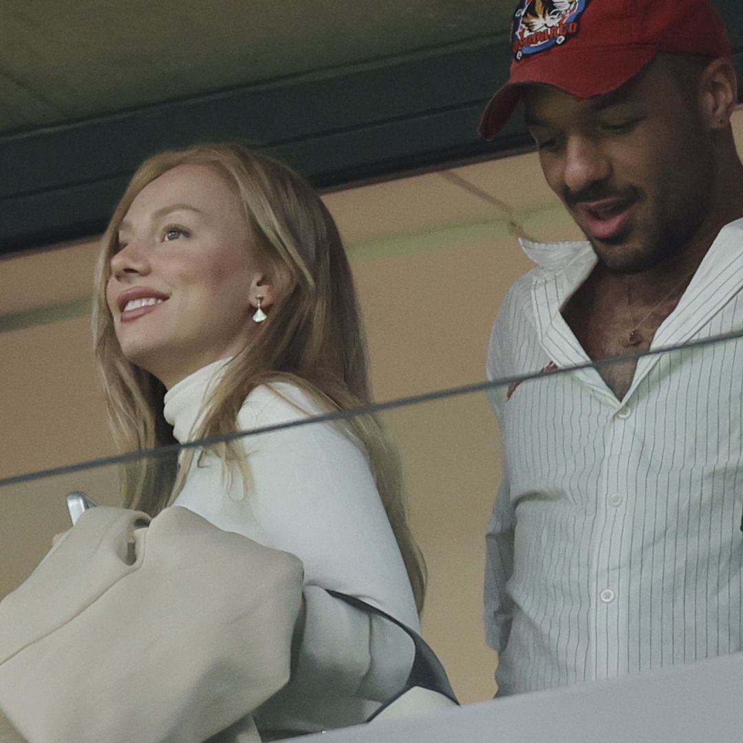 Ester Expósito y Kylian Mbappé ya hacen vida de pareja: ella le lleva un Matcha y él la recoge en coche en su casa
