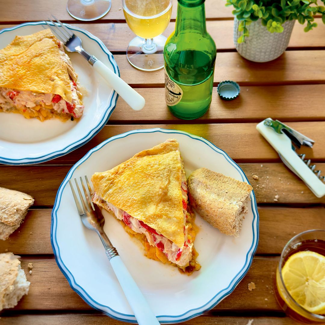 El clásico de bar que vuelve: tres tortillas de patatas rellenas para salir de la receta de siempre