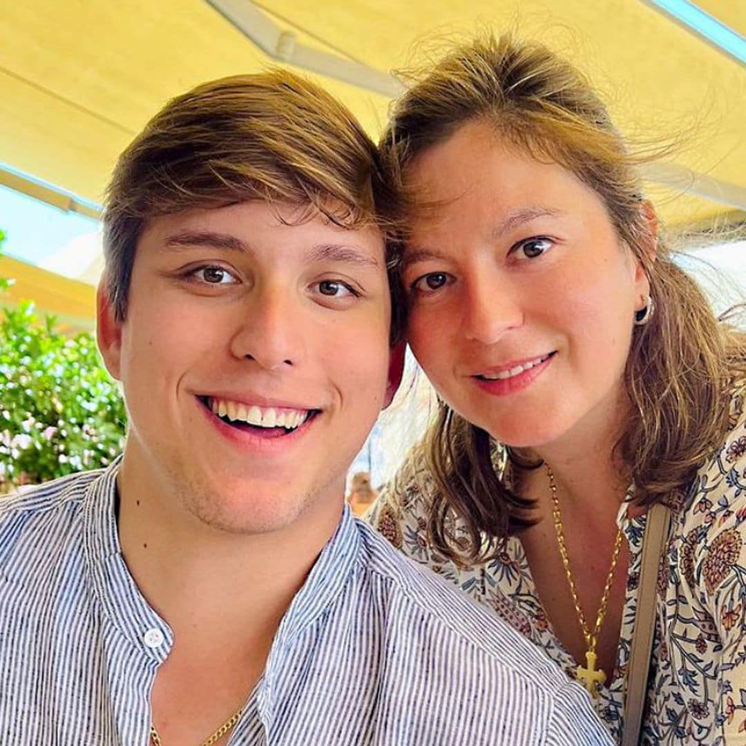 Chábeli Iglesias disfruta del verano en la isla de Creta junto a su hijo Alejandro Altaba