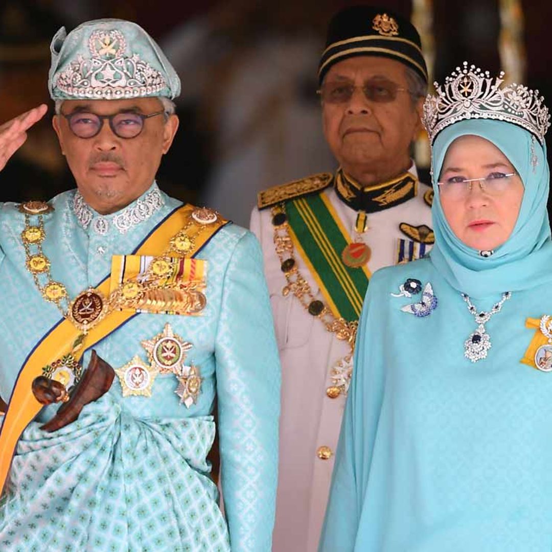 Los reyes de Malasia, en cuarentena tras el contagio de empleados del palacio