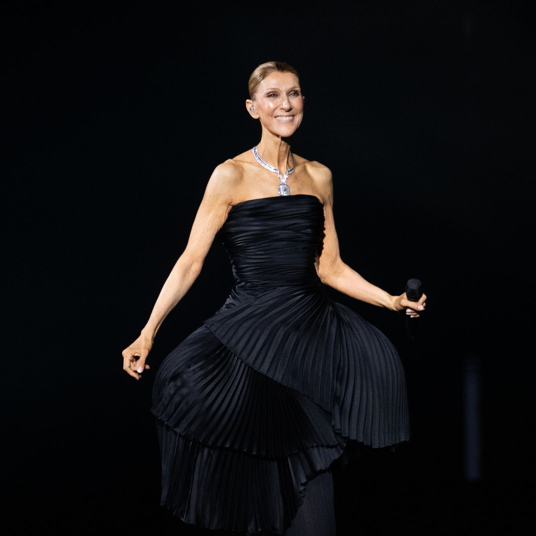 Céline Dion impacta con un vestido Dior para el estreno de sus presentaciones en París