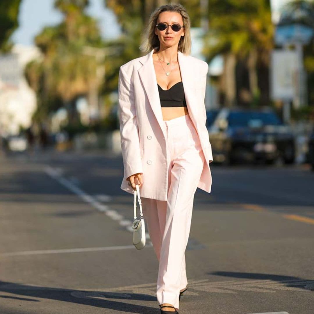 Si copias estos looks, llevarás tu top corto en tus planes a diario