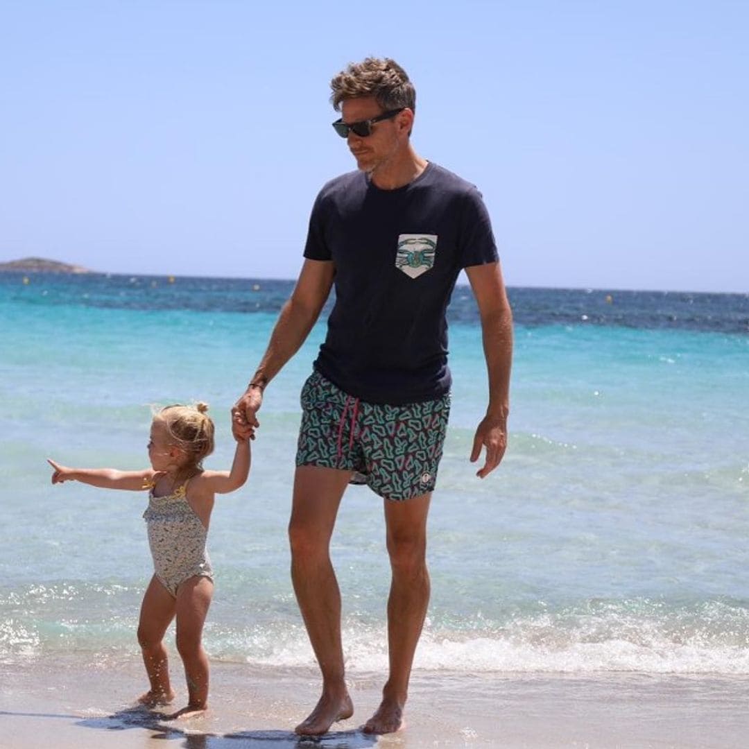 Álvaro de la Lama disfruta junto a su mujer de unas vacaciones en Cádiz