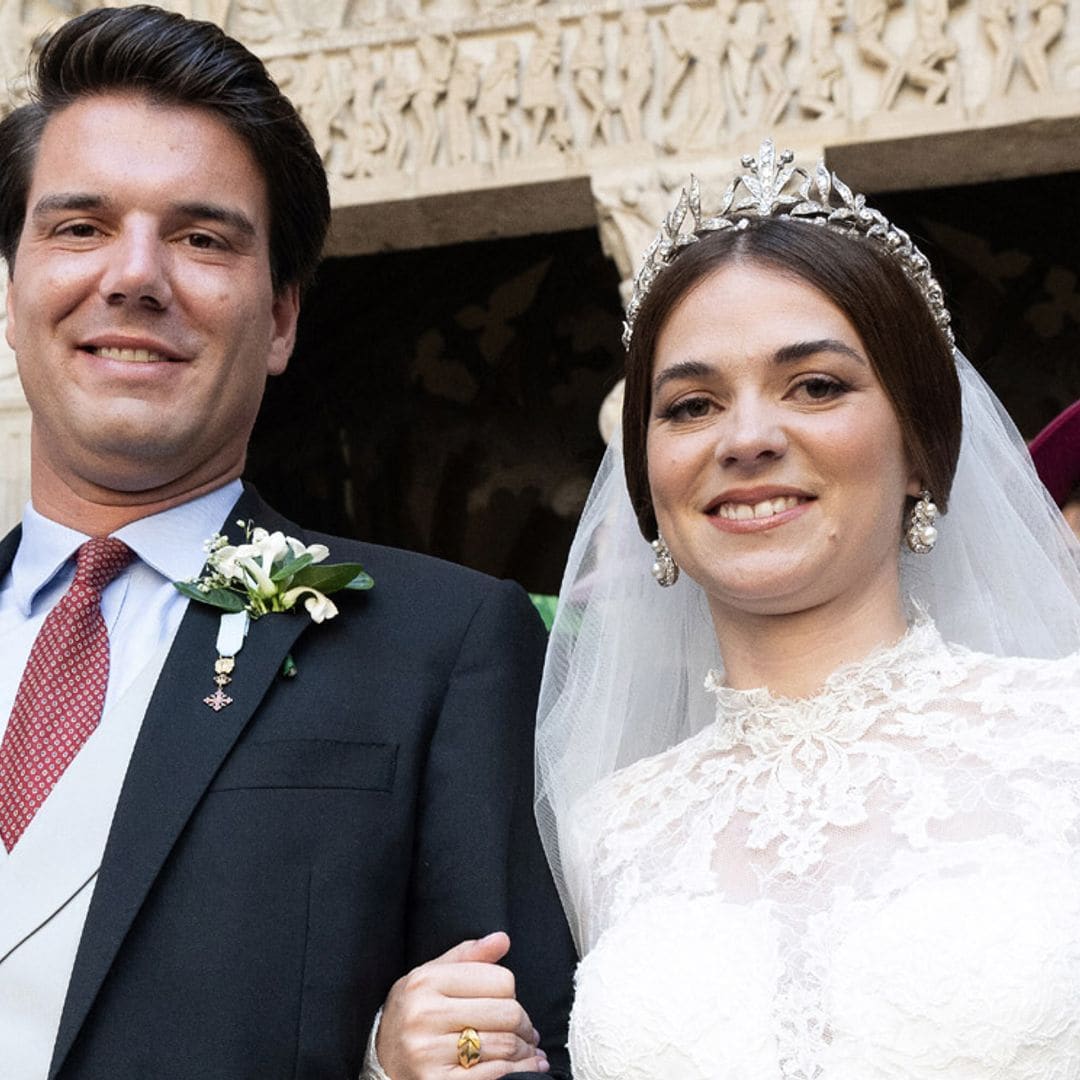 Vestido de encaje, tiara naturalista y velo: el look de Pélagie de Mac Mahon en su boda con el príncipe Amaury de Borbón-Parma