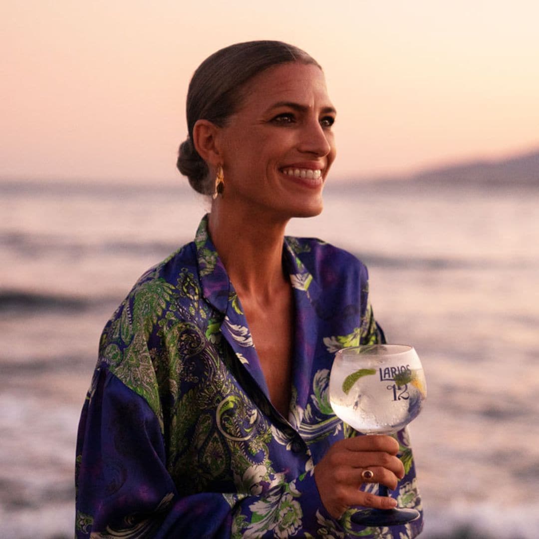 Laura Sánchez, Inma Cuesta y Kira Miró disfrutan de la música de Los Secretos y un atardecer de ensueño en el Balneario de Málaga