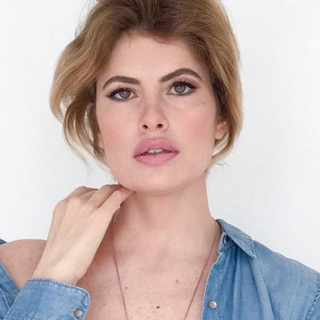Adriana Abenia disfruta de la etapa final de su embarazo bailando merengue
