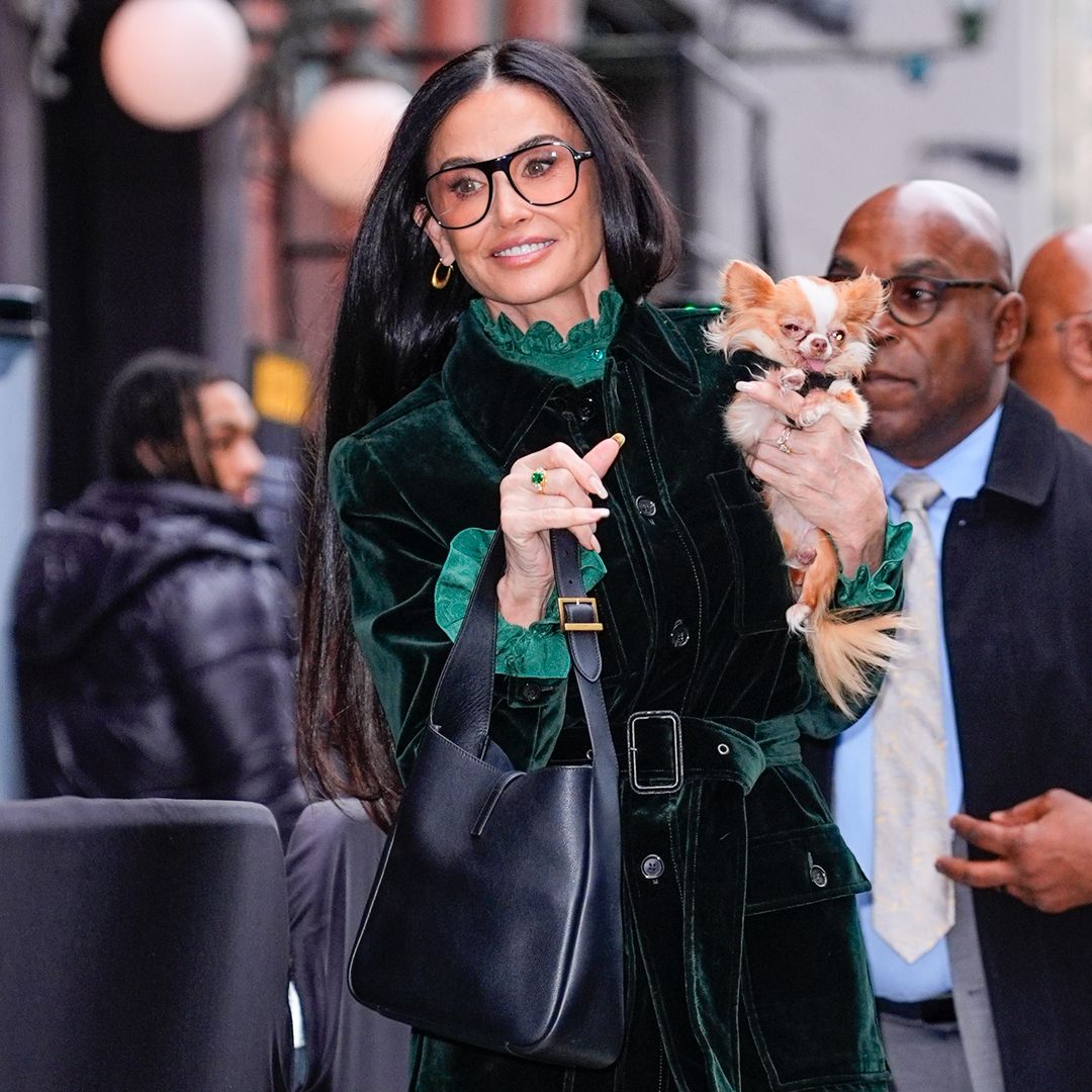 Demi Moore, imparable y muy moderna en Nueva York, adelanta las tendencias del invierno