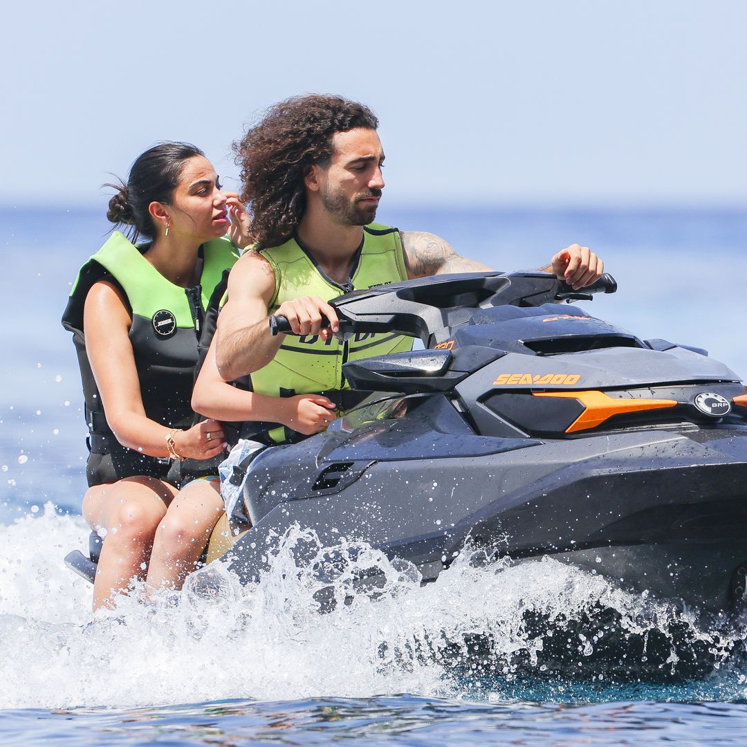 Cucurella, la gran revelación de la Eurocopa, ya está en Ibiza de vacaciones con su familia