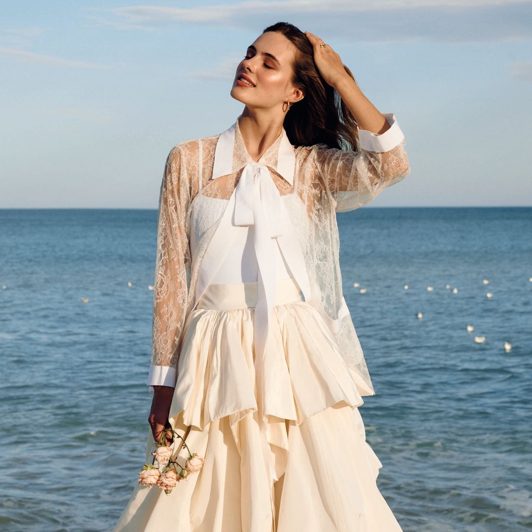 Camisas, asimetrías y minimalismo: las tendencias que definen a las novias de verano y otoño