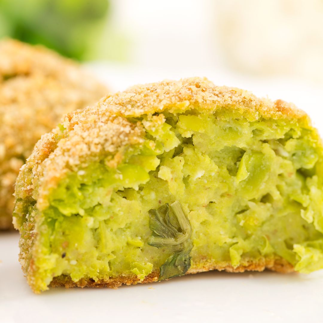 Albóndigas rellenas de guisantes, brócoli y tofu