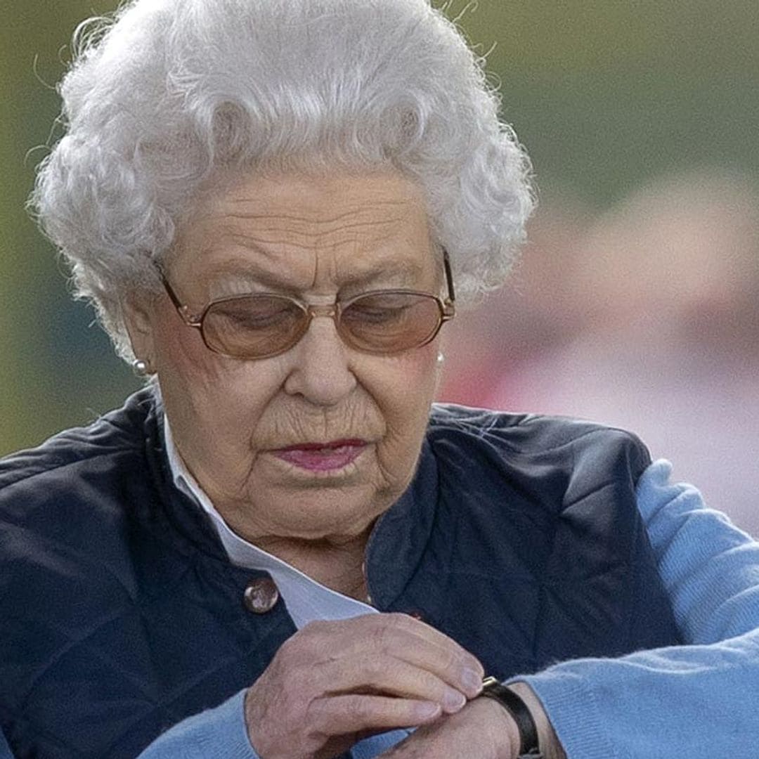 En 'casa' de Isabel II también se cambia la hora este fin de semana... ¡a más de 1.000 relojes y a mano!