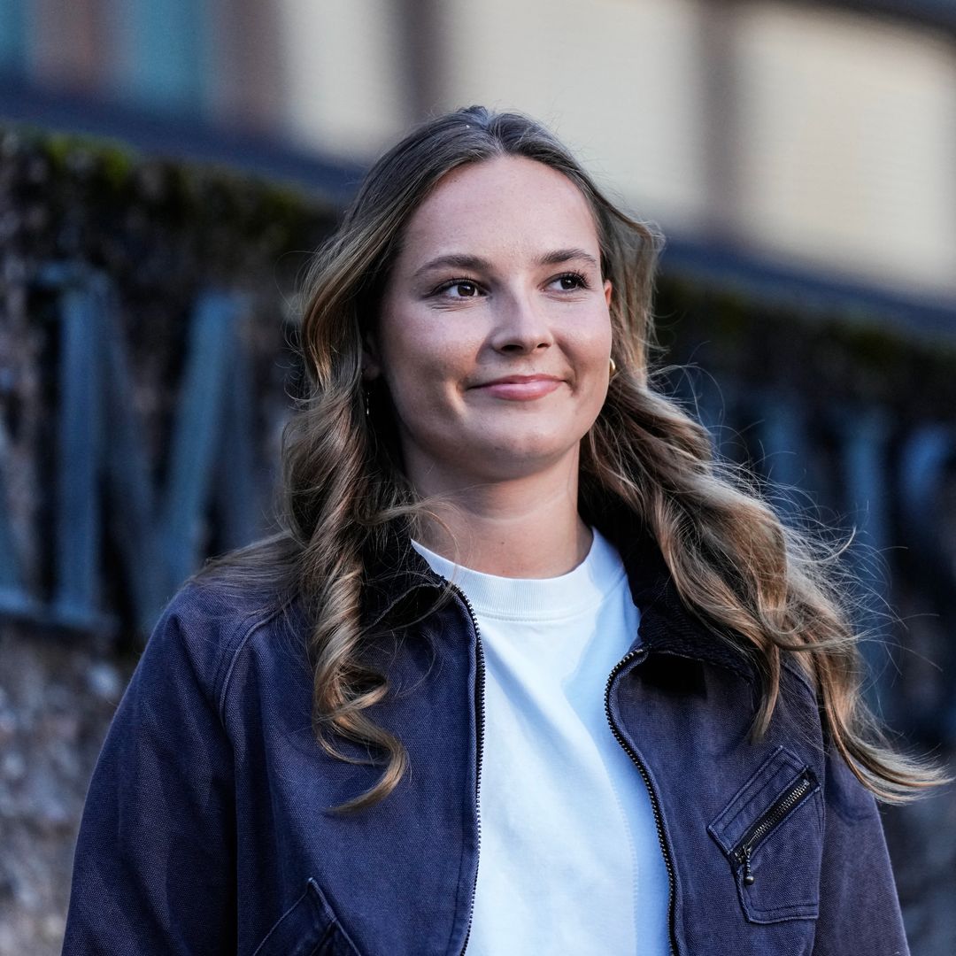 Ingrid de Noruega llega con chófer a su primer día de clase en Oslo y dice adiós al anonimato