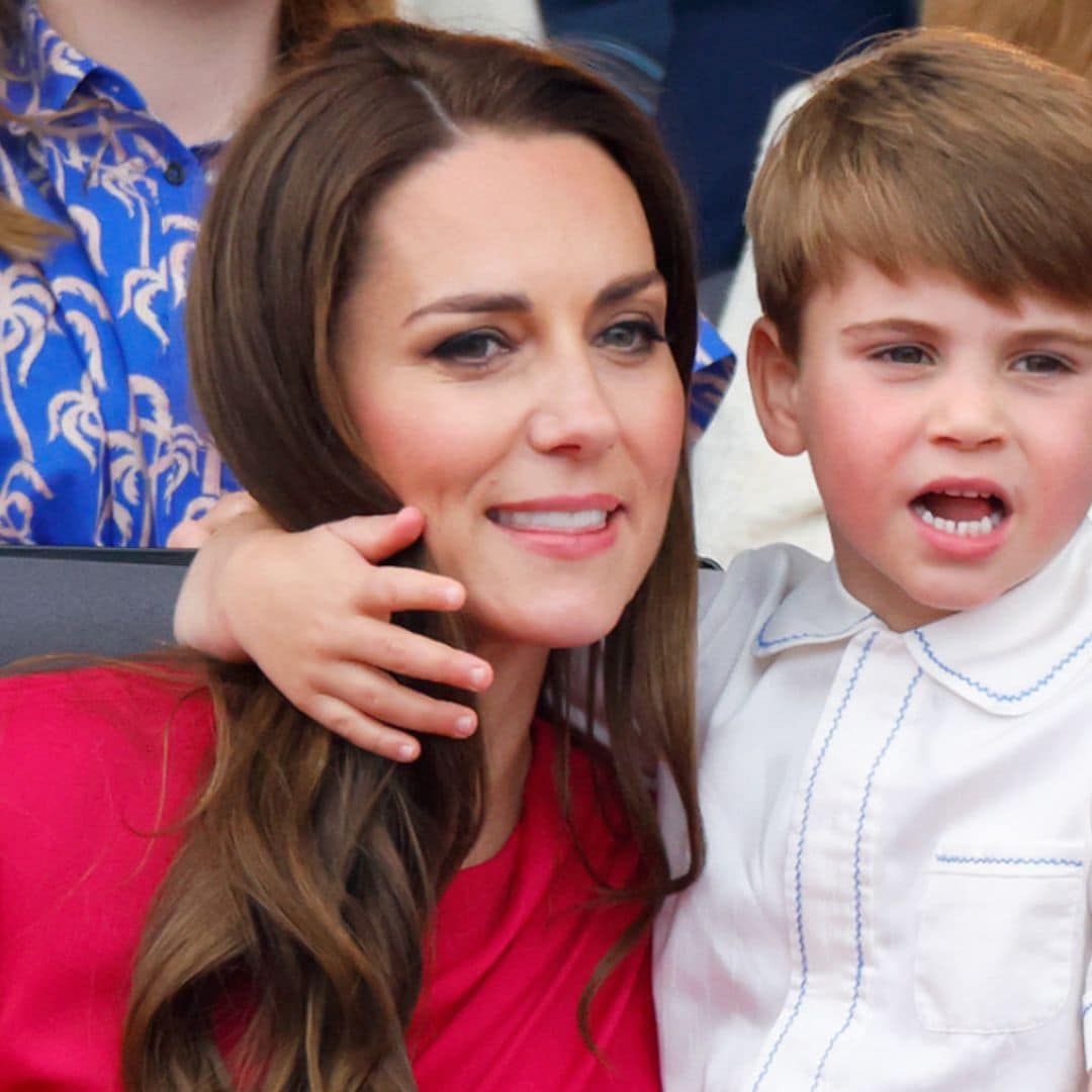 El príncipe Louis y su madre, ¡dos gotas de agua! Una imagen inédita de la princesa de Gales de niña lo demuestra