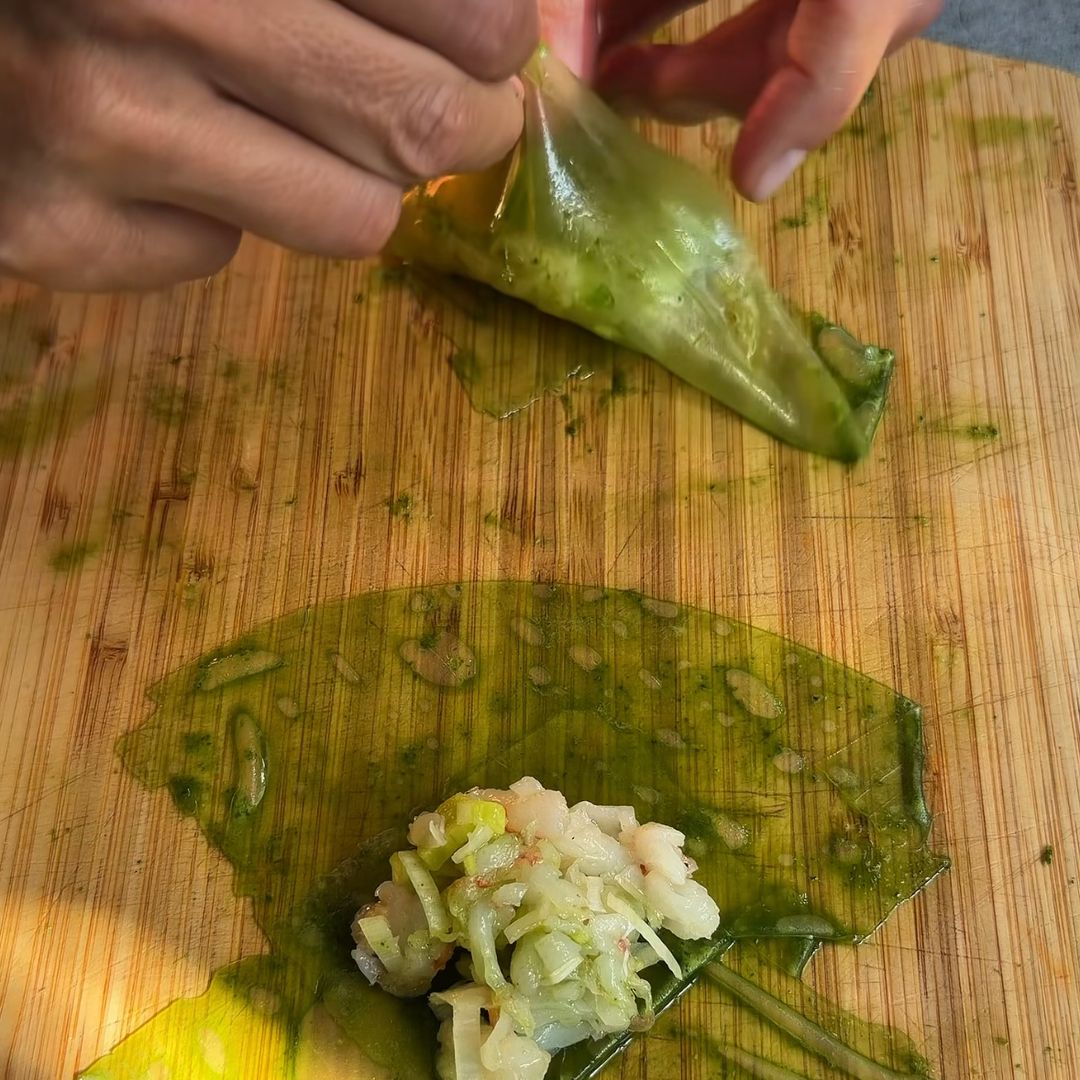 Montaje de los dumplings con papel de arroz