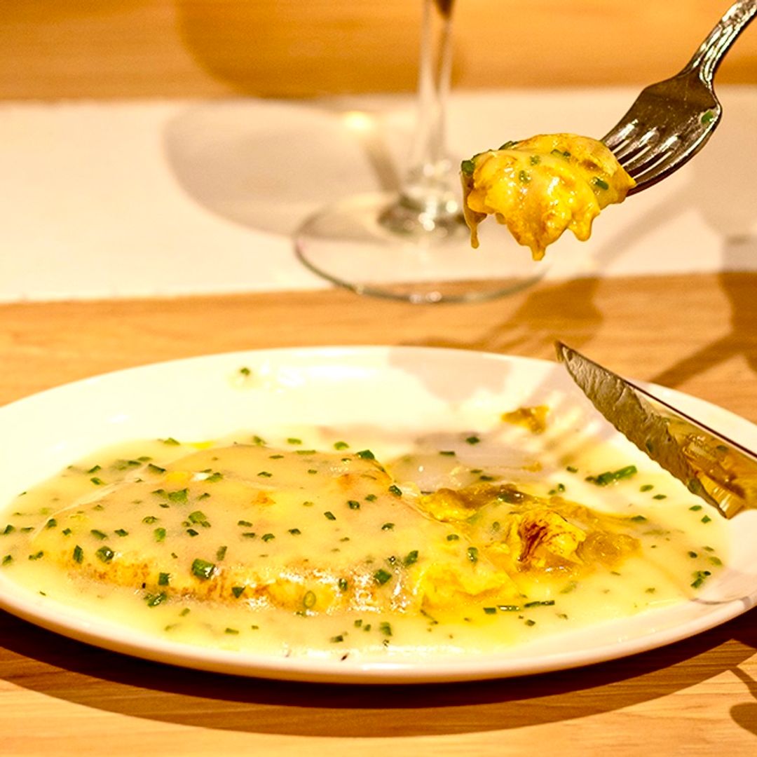 Tortilla de bacalao guisada al pil pil