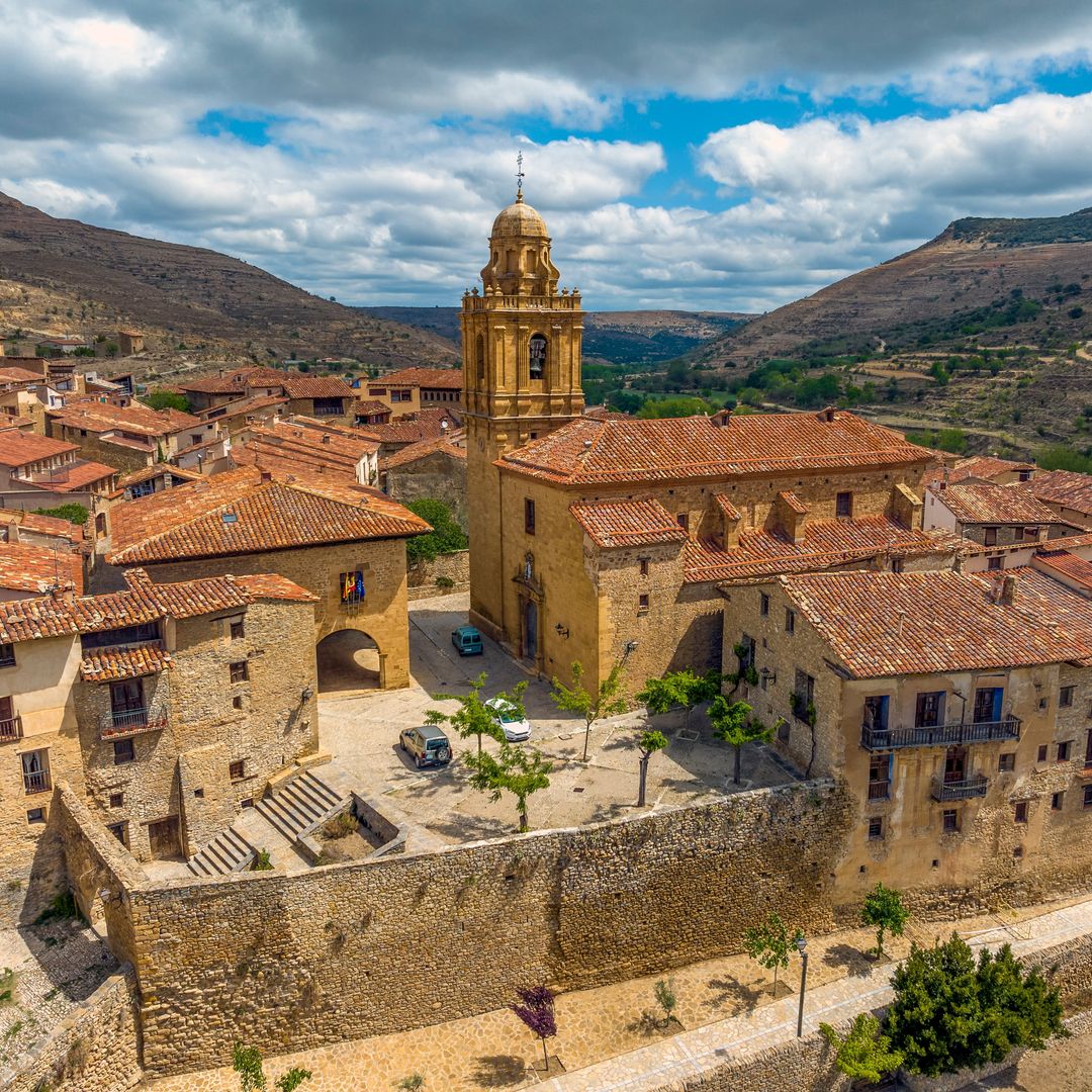 Pueblo medieval de Mirambel, en Teruel, Aragón, uno de los pueblos más bonitos de España