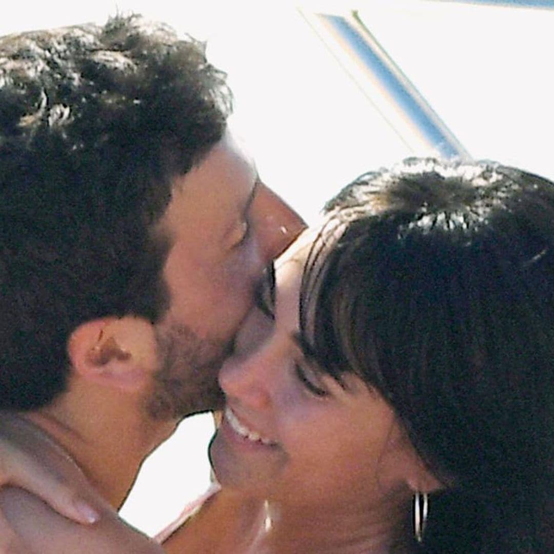 EXCLUSIVA: Aitana y Sebastián Yatra, el beso más esperado de la pareja que arrasa