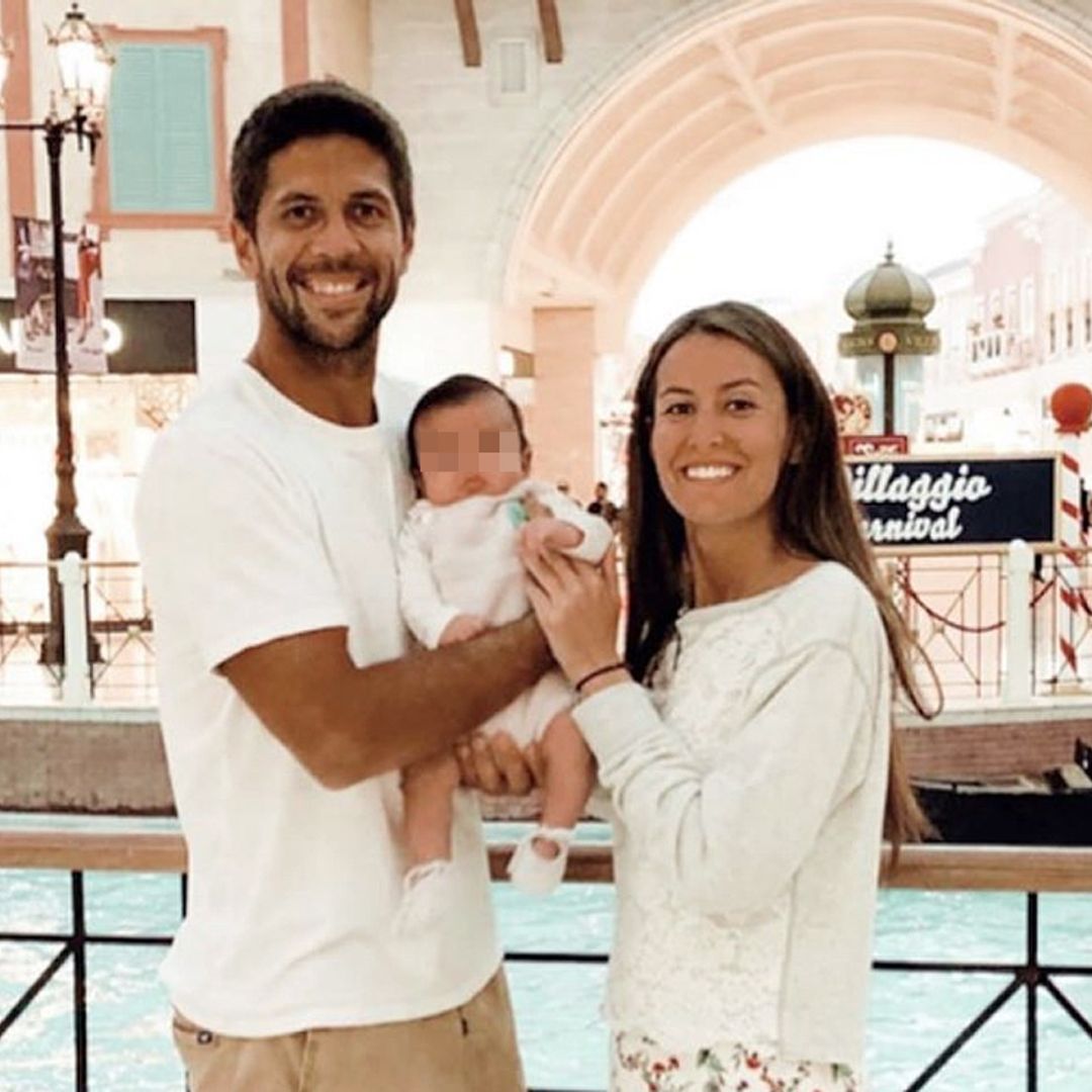 París, Doha, Holanda... El hijo de Ana Boyer y Fernando Verdasco ya es un 'trotamundos'