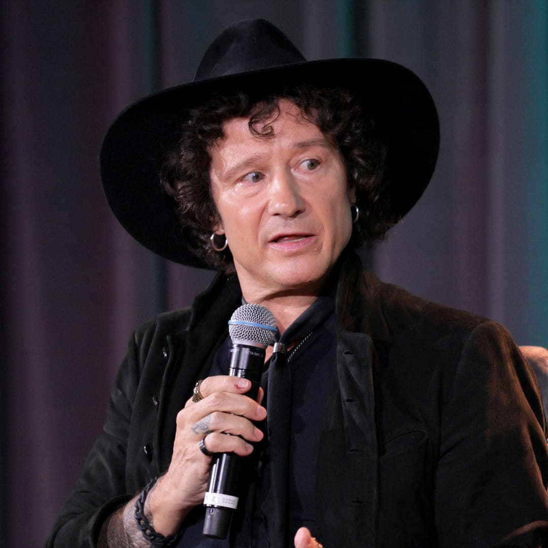 Comunicado urgente de Bunbury tras la denuncia de Eva Amaral: "No me quitó el puesto. Era suyo. Nunca me enfadé"