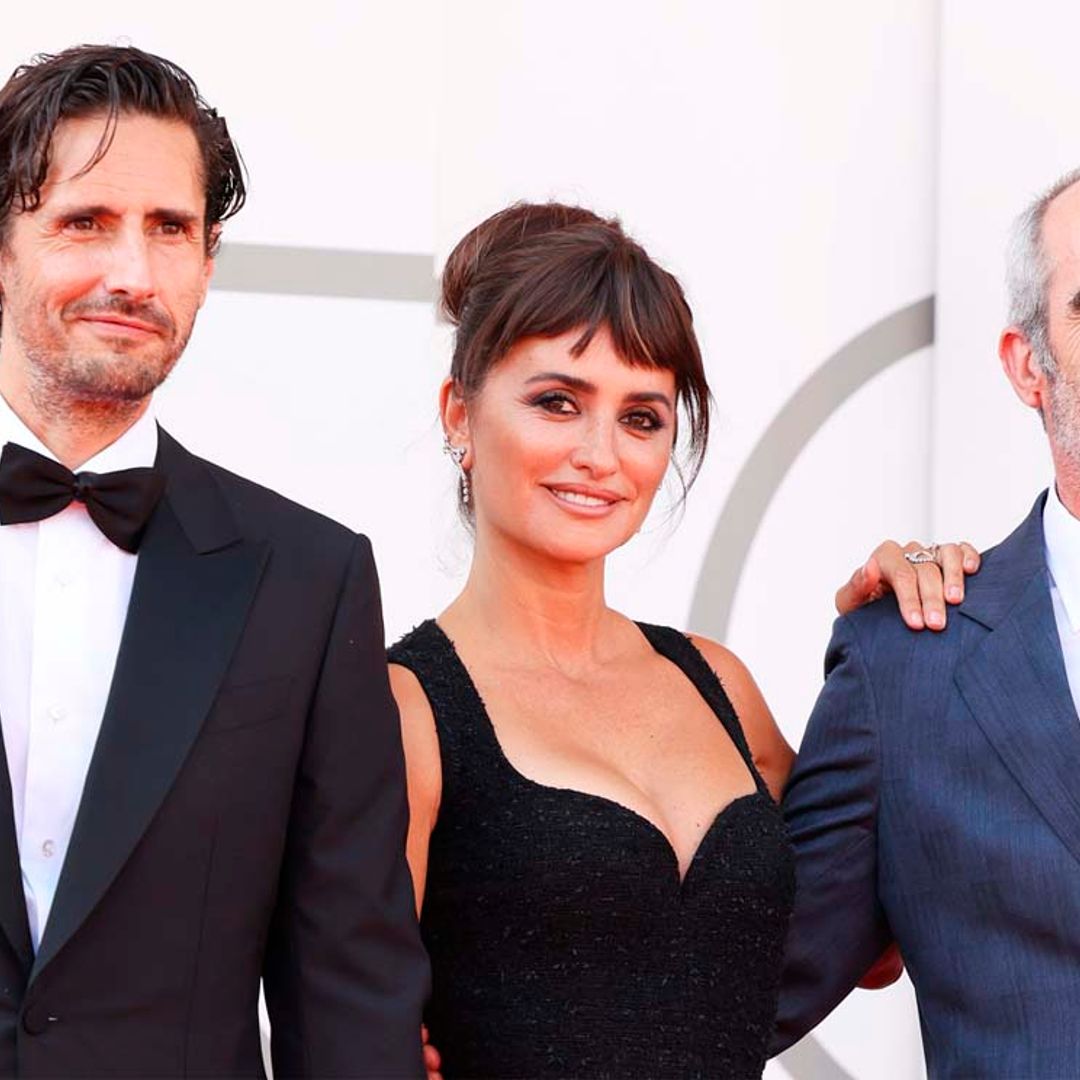 ¿Cómo han vivido La Mostra las parejas de Penélope Cruz, Botto y Tosar? Una de ellas terminó en las aguas del Gran Canal