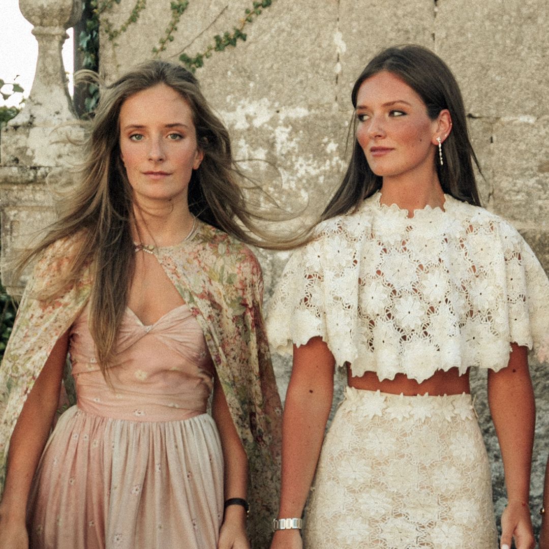 Flores, encaje y linaje: los románticos vestidos de Allegra y Cecilia Hohenlohe en su exclusiva fiesta celebrada en el "Versalles gallego"