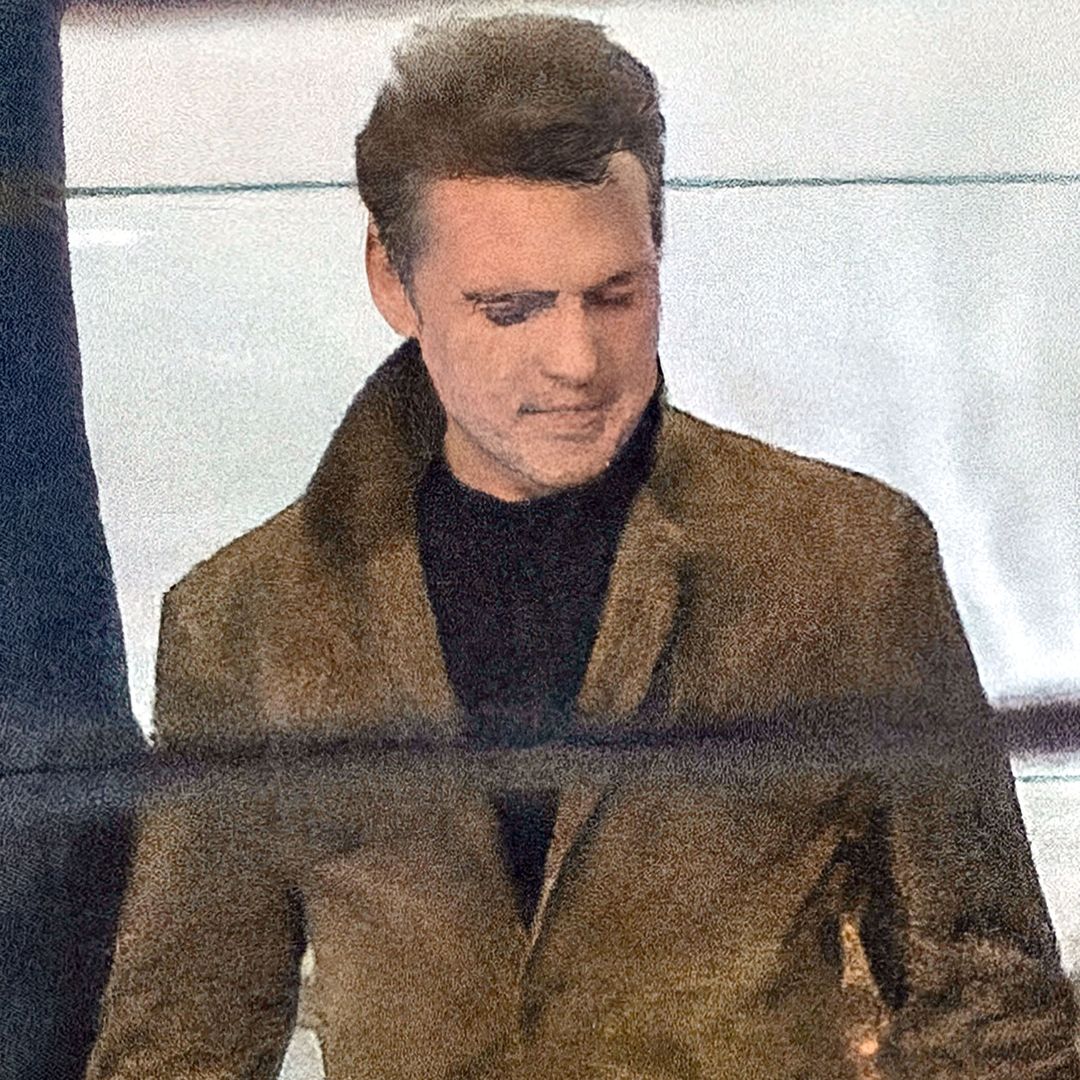 Luis Miguel acude a su cita con Paloma Cuevas en un restaurante de la capital