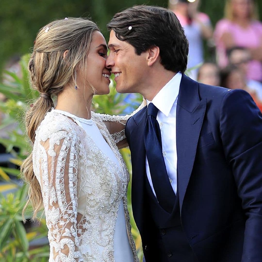 De la novia a las invitadas, los looks vistos en la boda de María Pombo hace un año