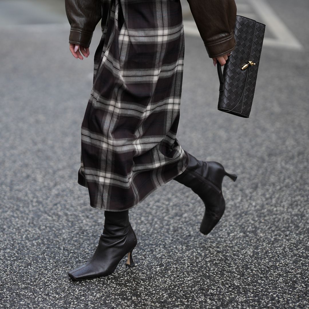 Cómo llevar botines negros de lunes a domingo para ir bien vestida toda la semana