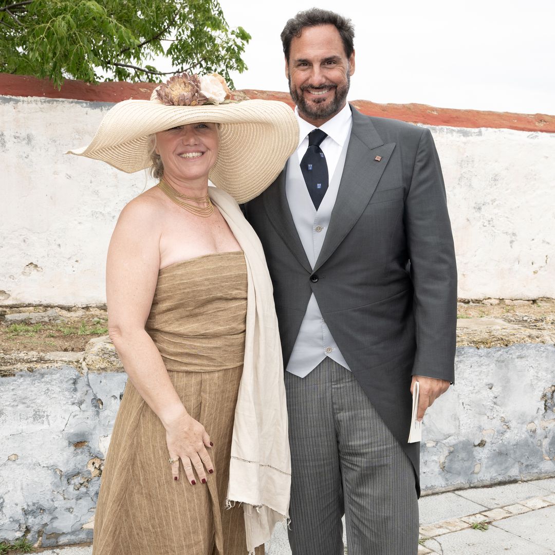 Pamela XL y palabra de honor: la madrina que reinterpretó el protocolo en la aristocrática boda de su hijo