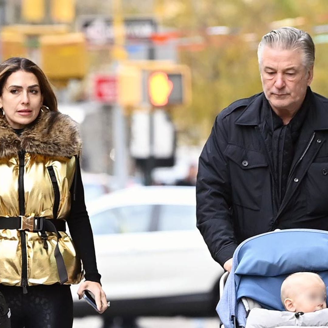 El significativo mensaje de Alec Baldwin a su familia un mes después de la tragedia