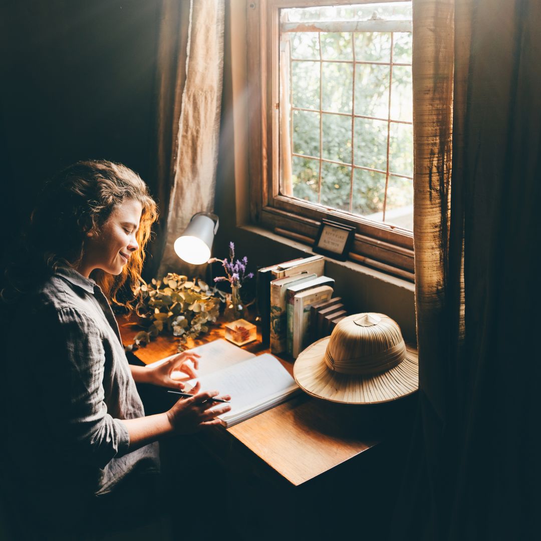 Entre las mejores recomendaciones de expertos se encuentra escribir a mano.