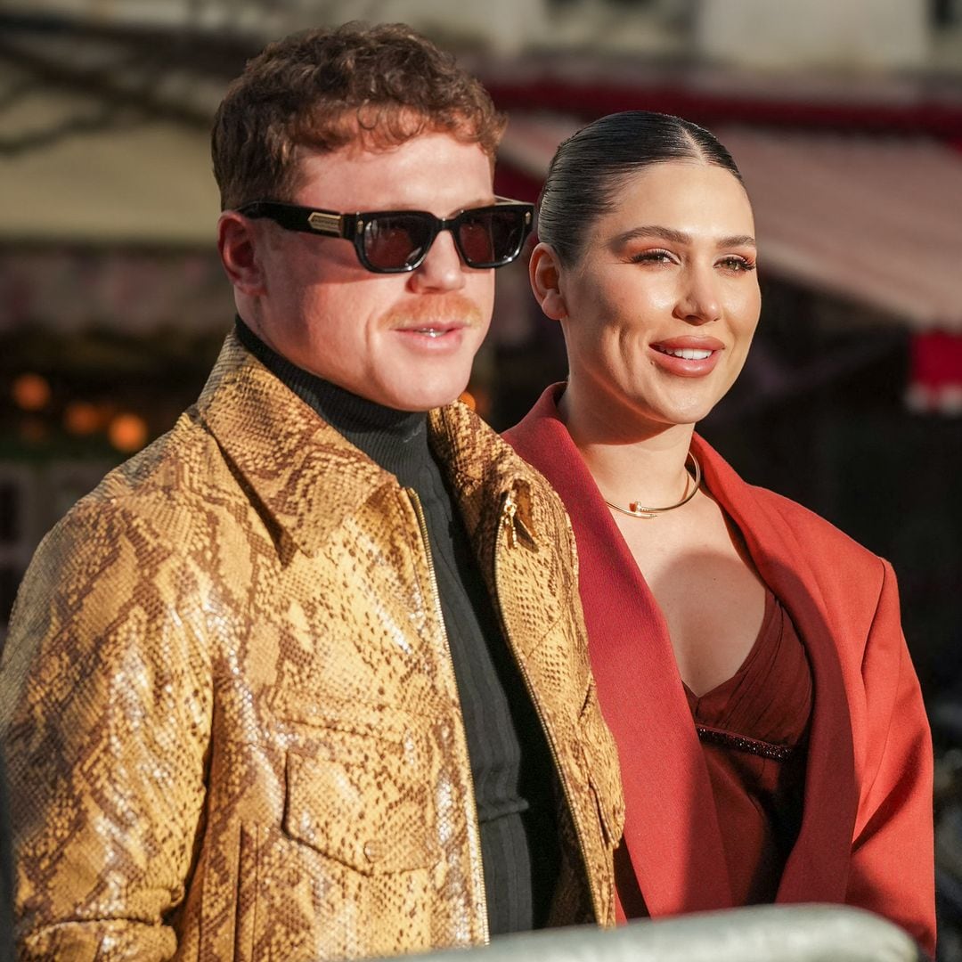 El 'Canelo' Álvarez y Fernanda Gómez arrasan con su estilo en Paris Fashion Week