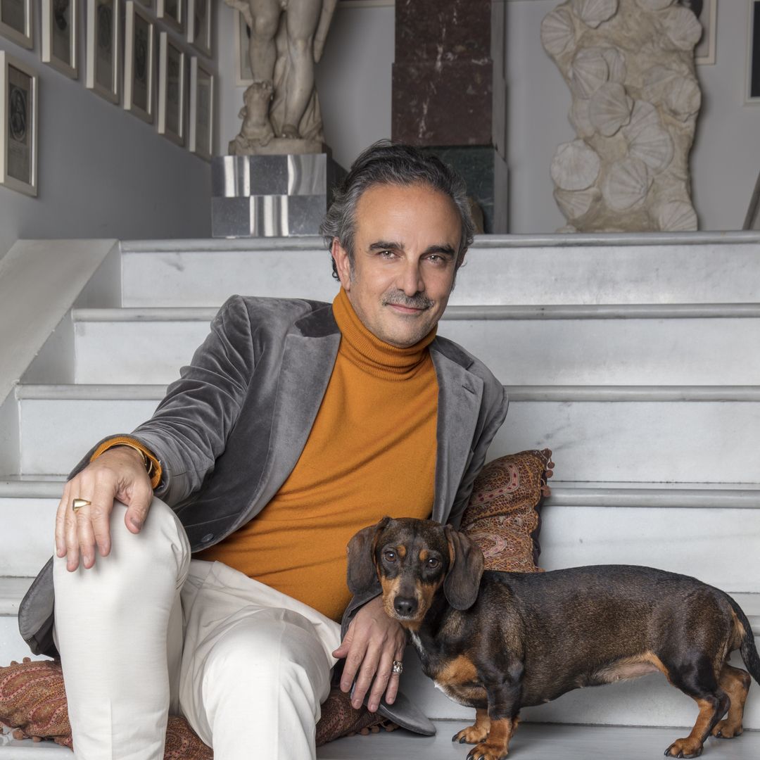 El interiorista Lorenzo Castillo abre las puertas de su casa en Madrid para una subasta única: piezas con historia, muebles del siglo XIX y arte moderno