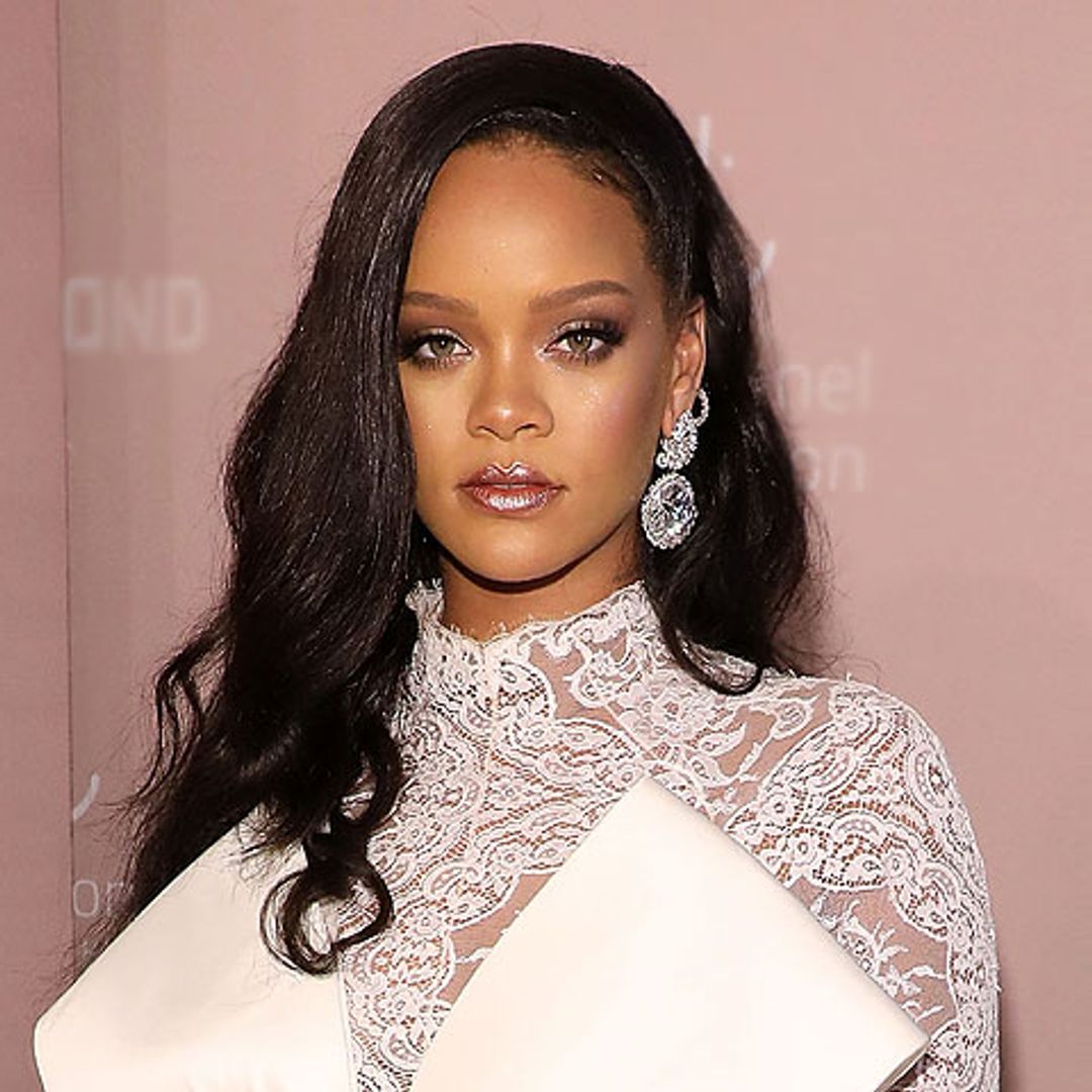 Rihanna demanda a su padre por utilizar su nombre sin su permiso
