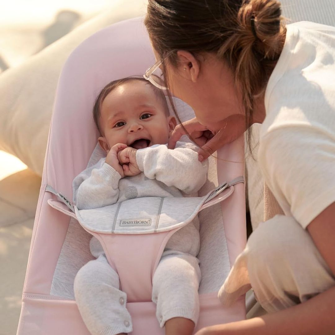 La hamaca para bebés de BabyBjörn con un 35% de descuento es la mejor oferta de Amazon que vas a encontrar esta semana