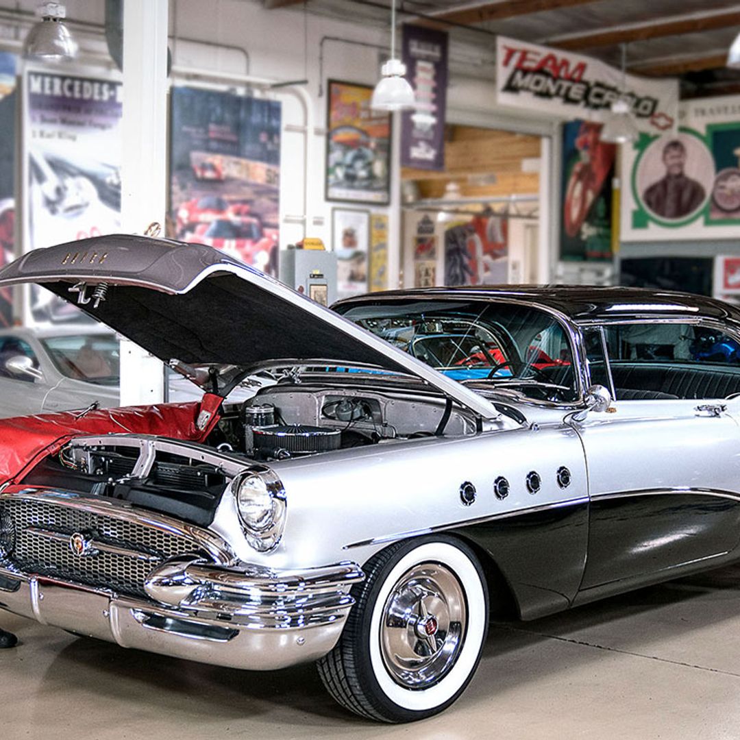 El humorista Jay Leno, herido de gravedad tras incendiarse su coche