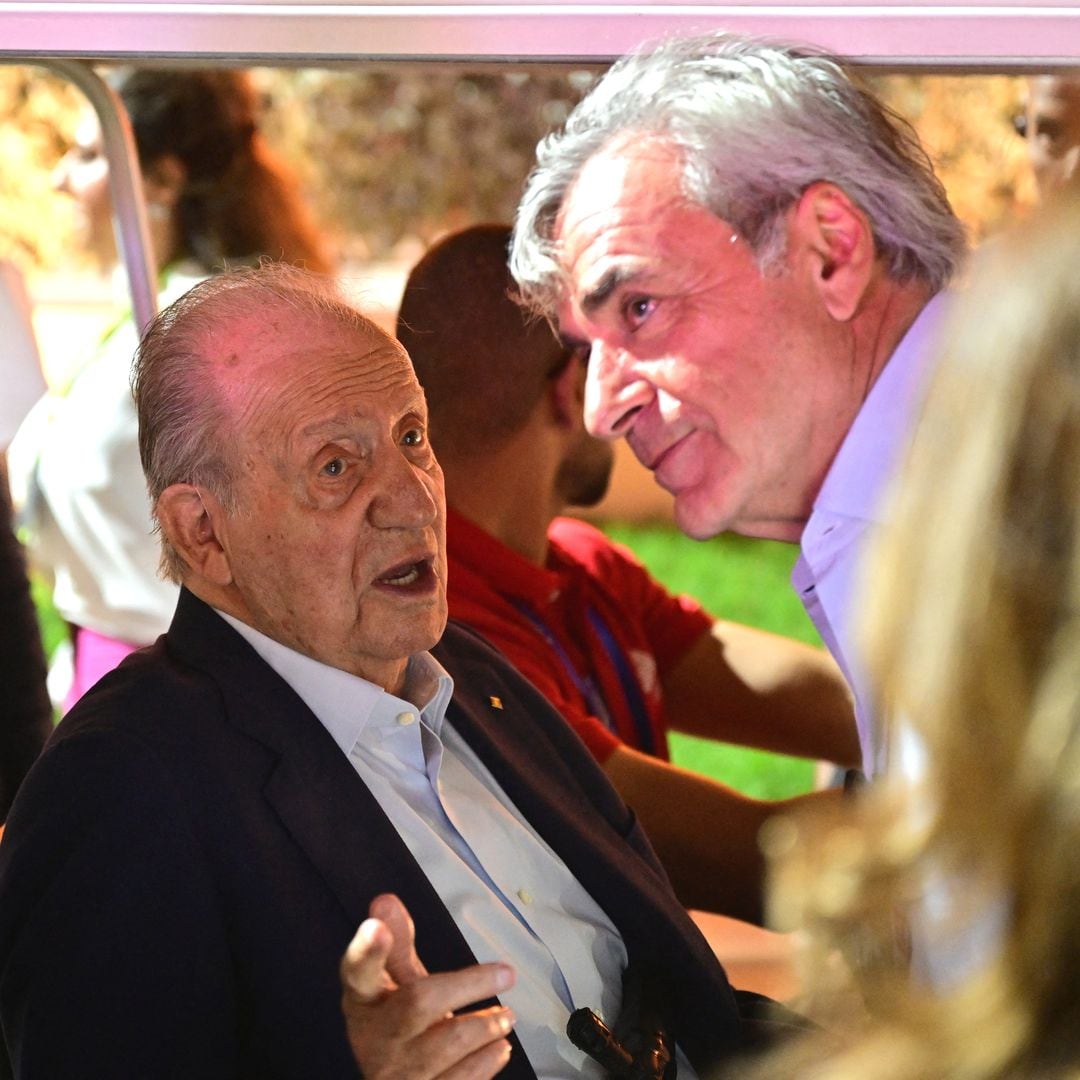 El rey Juan Carlos apoya a los pilotos españoles en Baréin mientras sigue adelante con su demanda a Miguel Ángel Revilla
